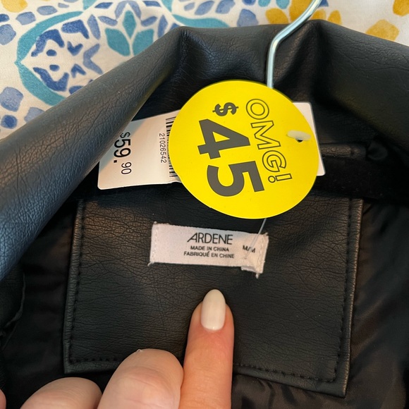 Beautiful vegan leather jacket from Ardenes. Is new and comes with tag. - Picture 5 of 5